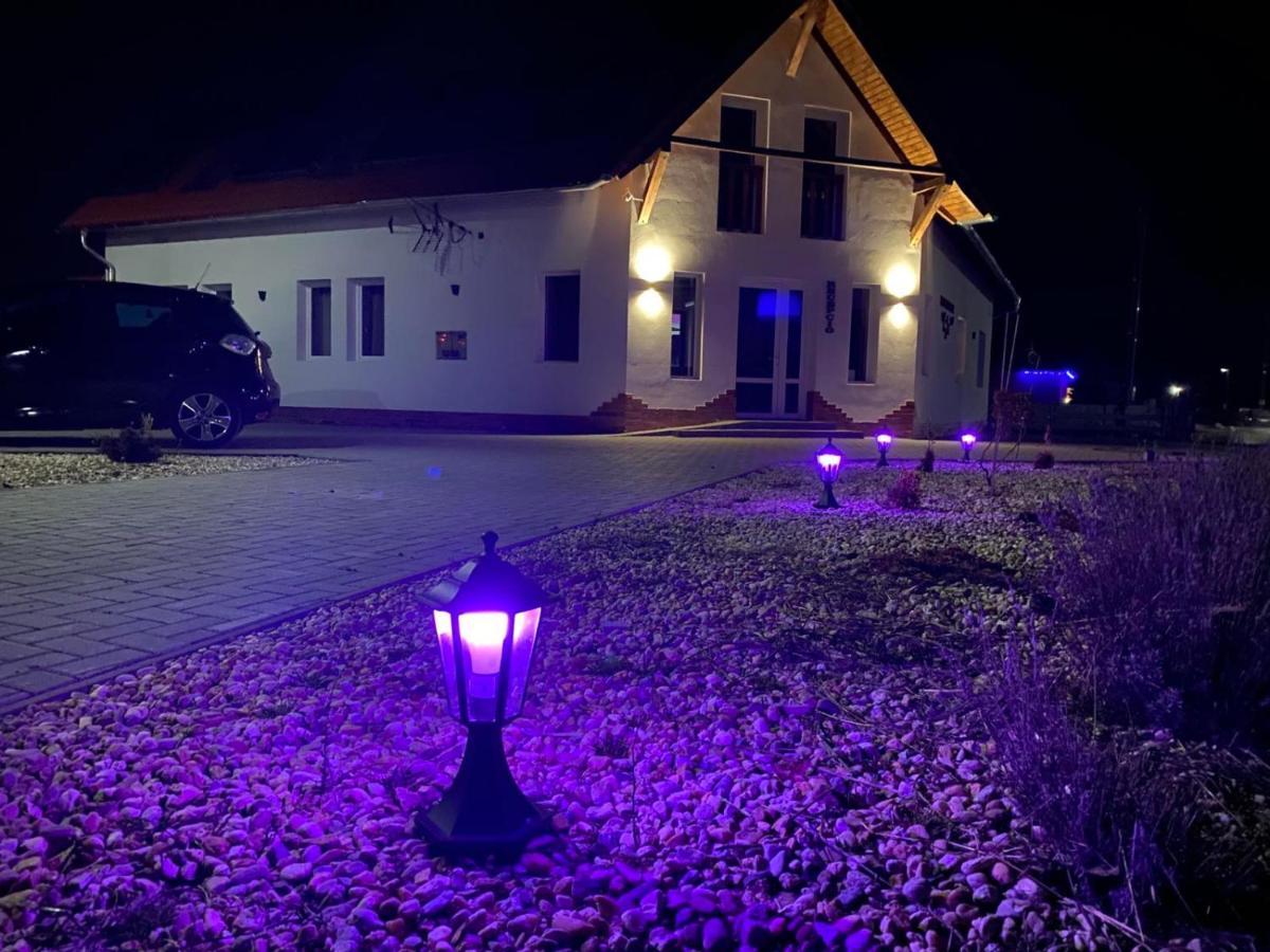 Megnyugtat-Lak Apartmanhaz Demjén Extérieur photo