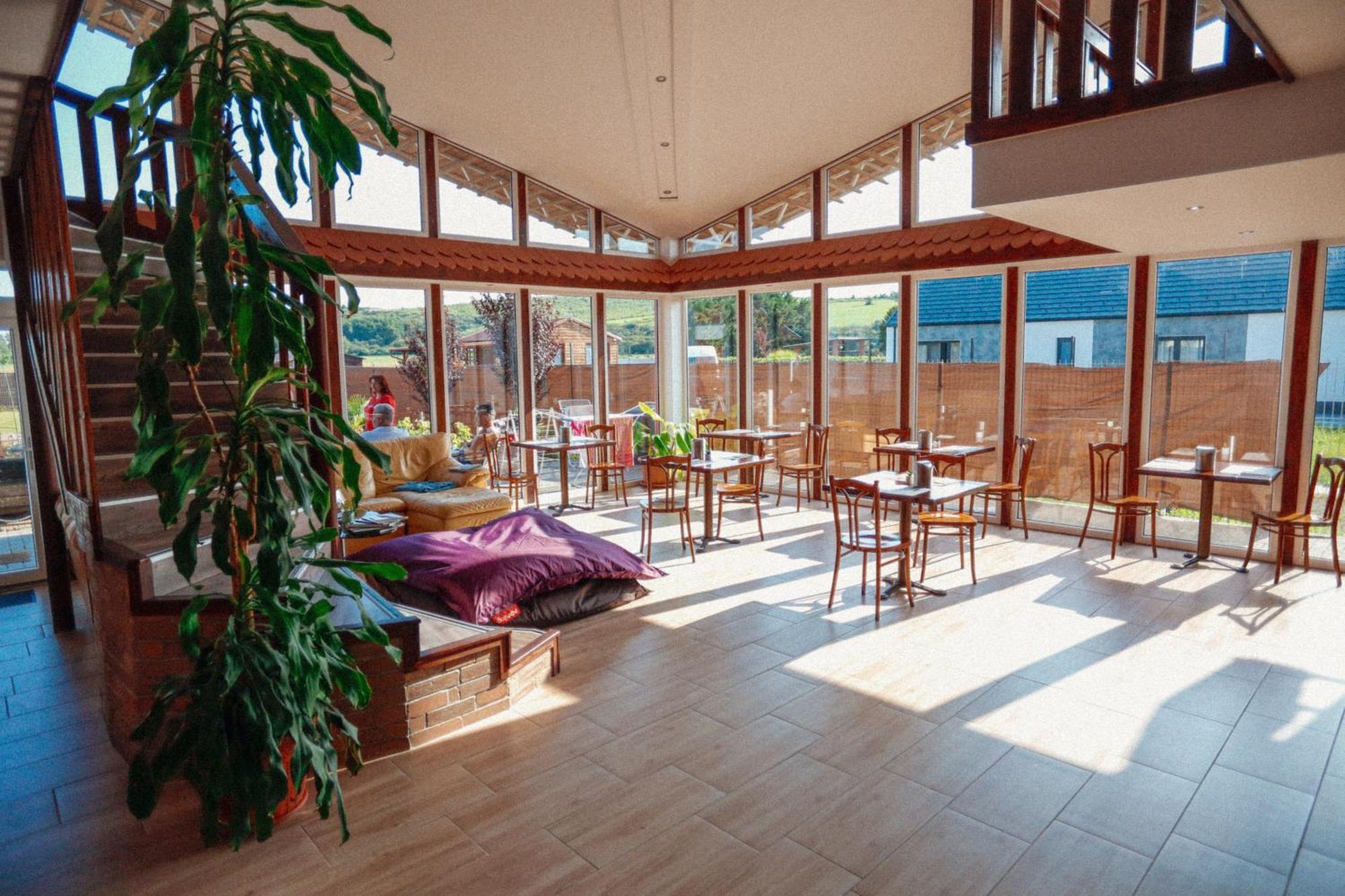 Megnyugtat-Lak Apartmanhaz Demjén Extérieur photo