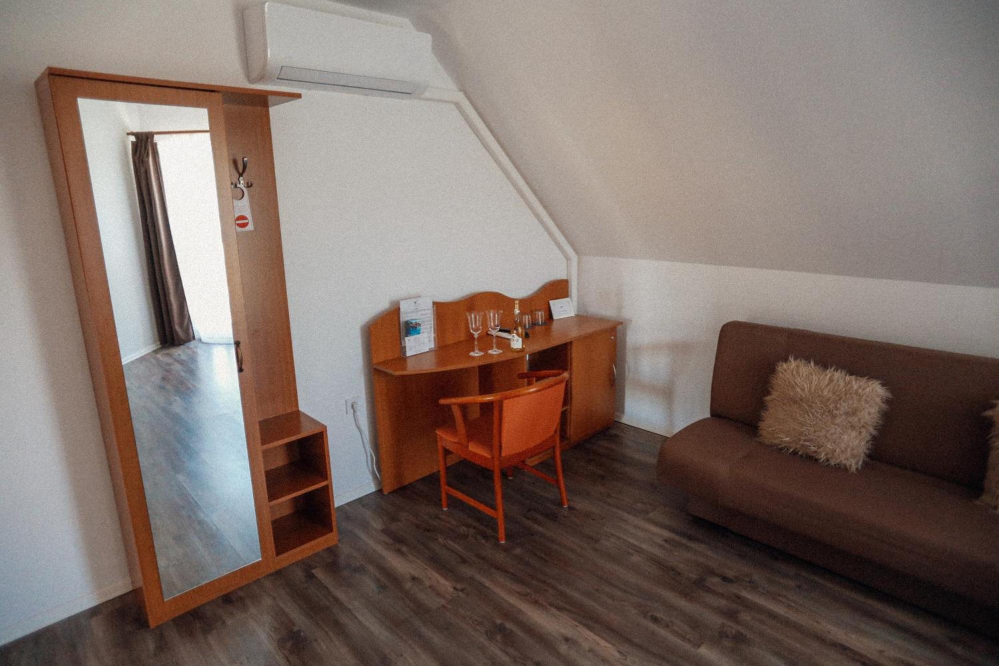Megnyugtat-Lak Apartmanhaz Demjén Extérieur photo