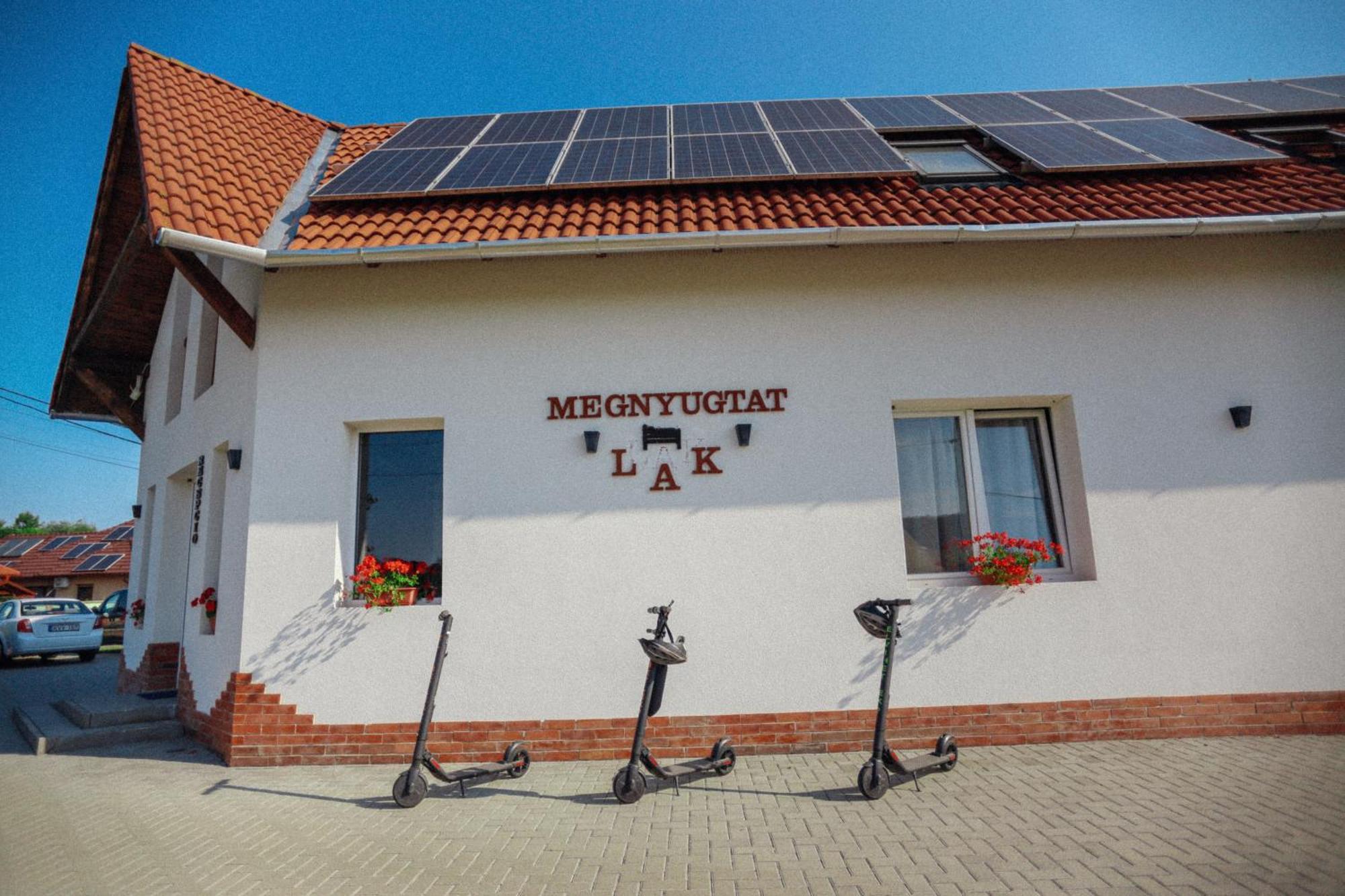 Megnyugtat-Lak Apartmanhaz Demjén Extérieur photo