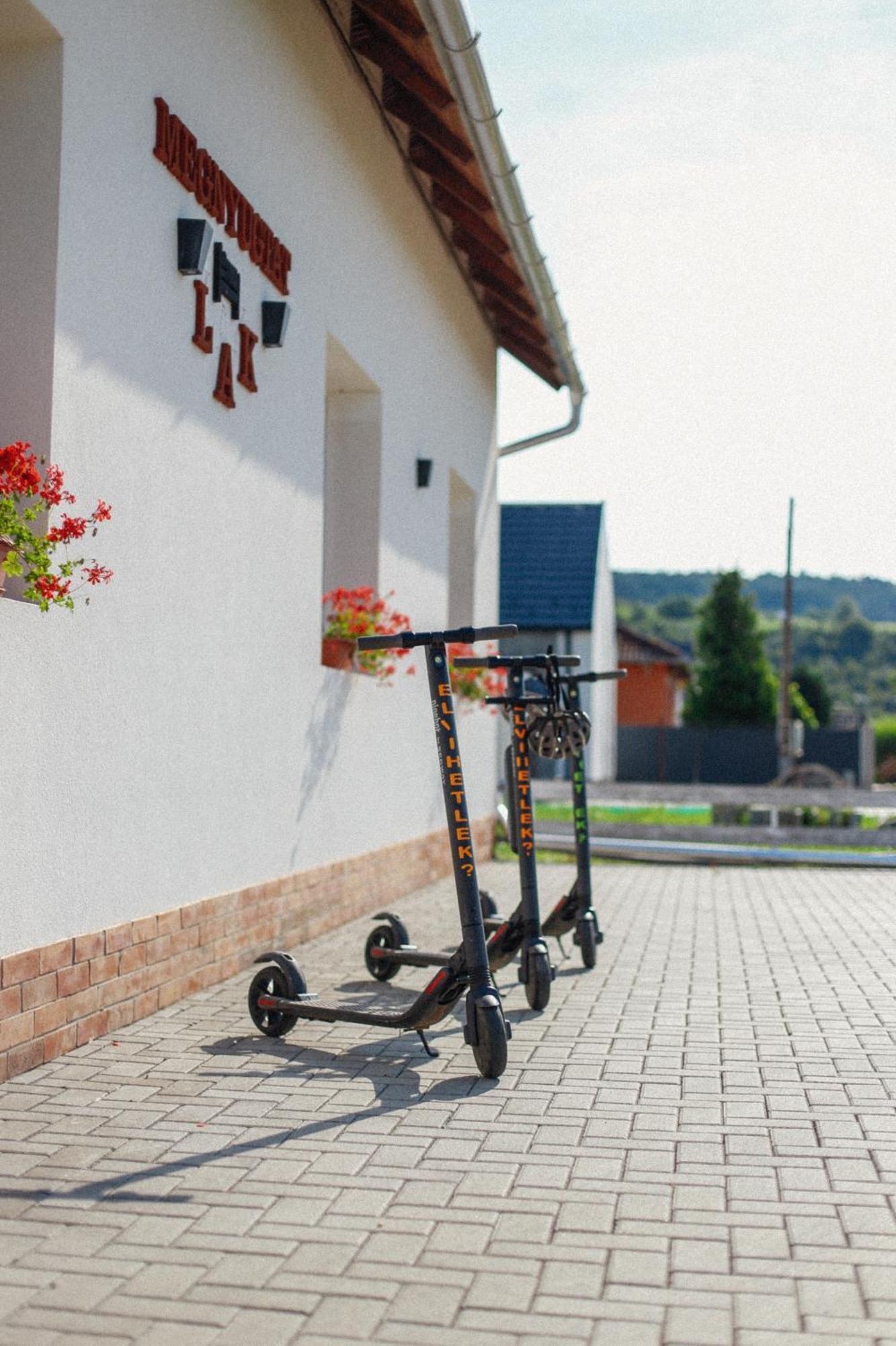 Megnyugtat-Lak Apartmanhaz Demjén Extérieur photo