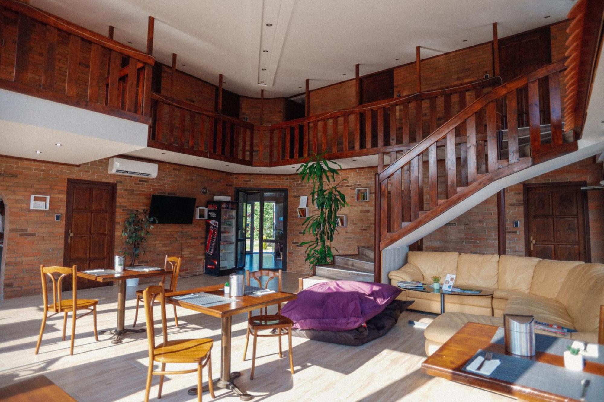 Megnyugtat-Lak Apartmanhaz Demjén Extérieur photo